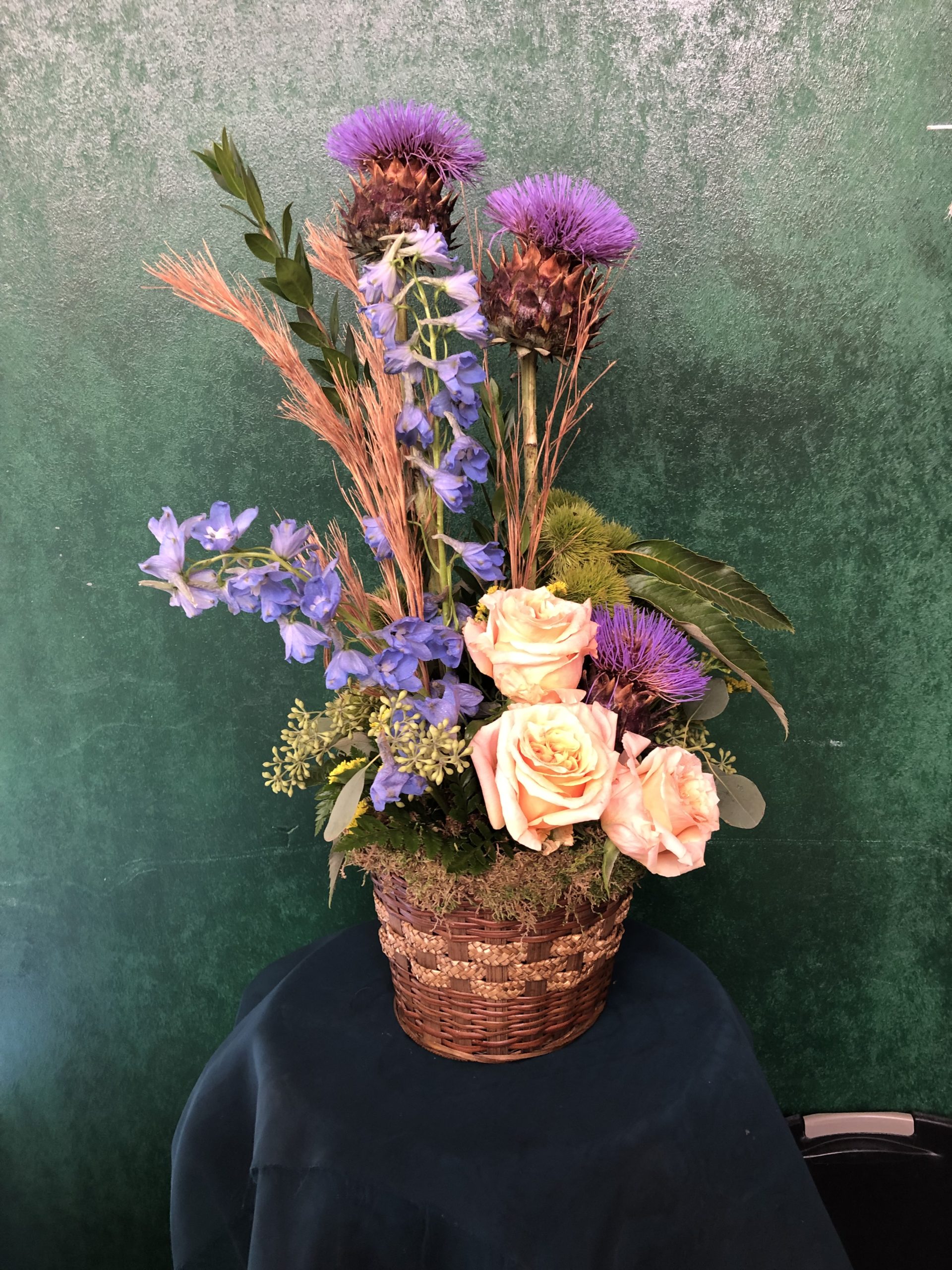 modern flower arrangement 2022
